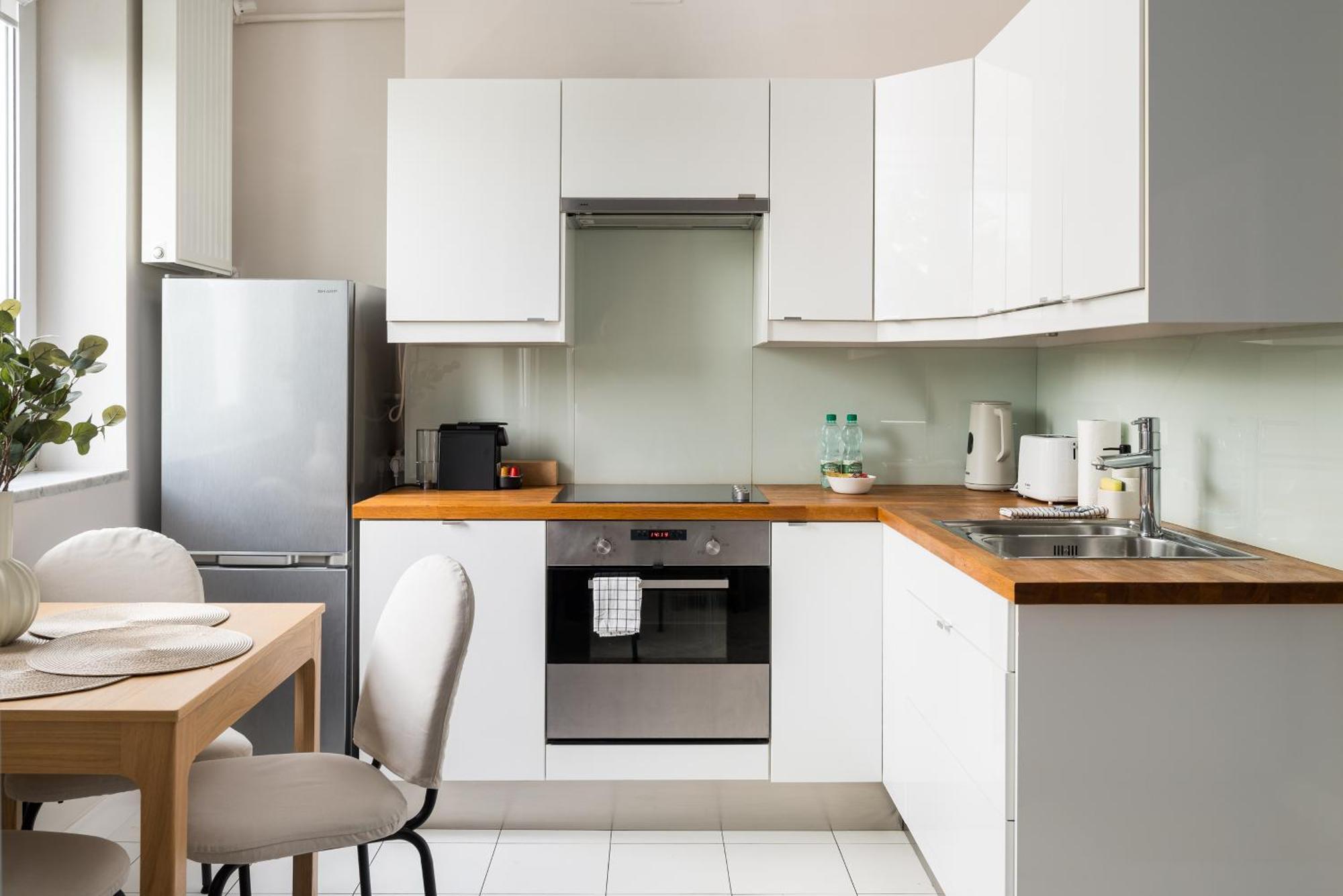 Wola Ratusz Homely Apartment Warsaw Exterior photo