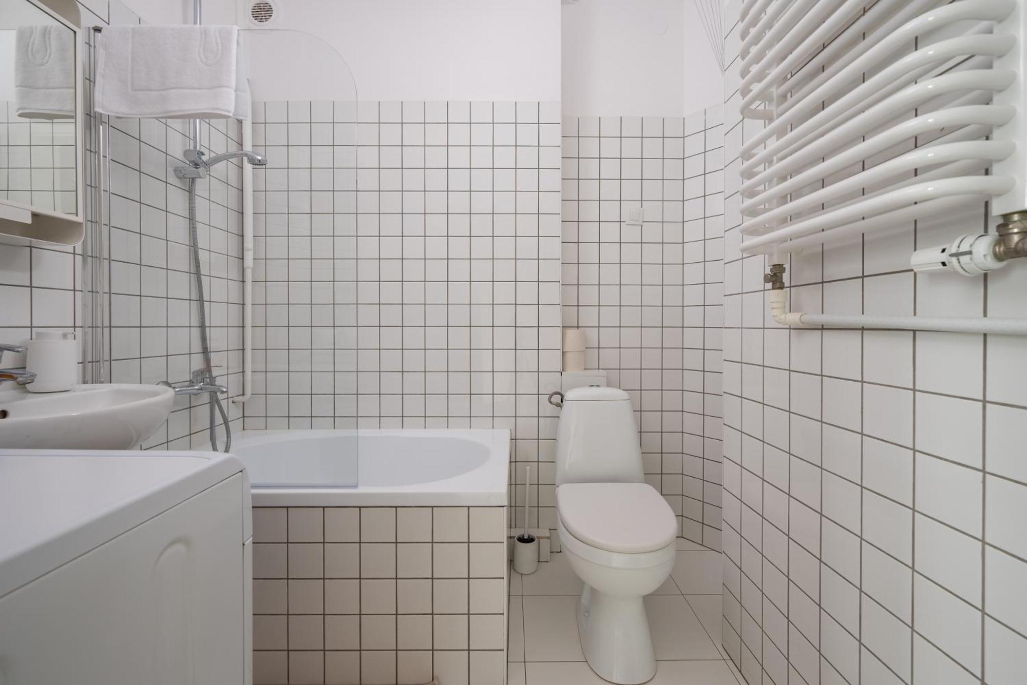 Wola Ratusz Homely Apartment Warsaw Exterior photo