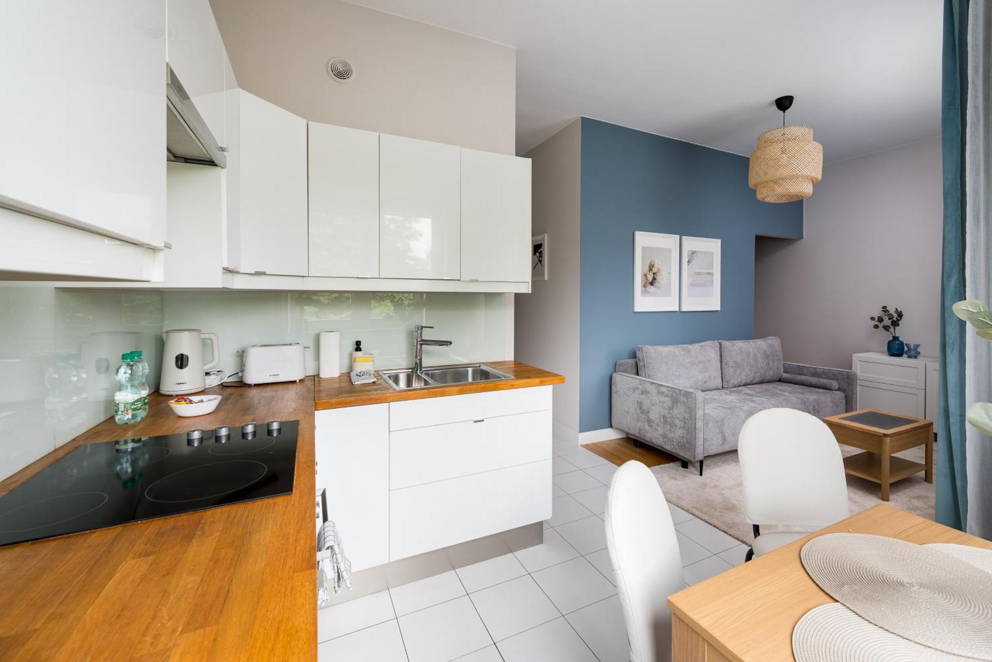 Wola Ratusz Homely Apartment Warsaw Exterior photo