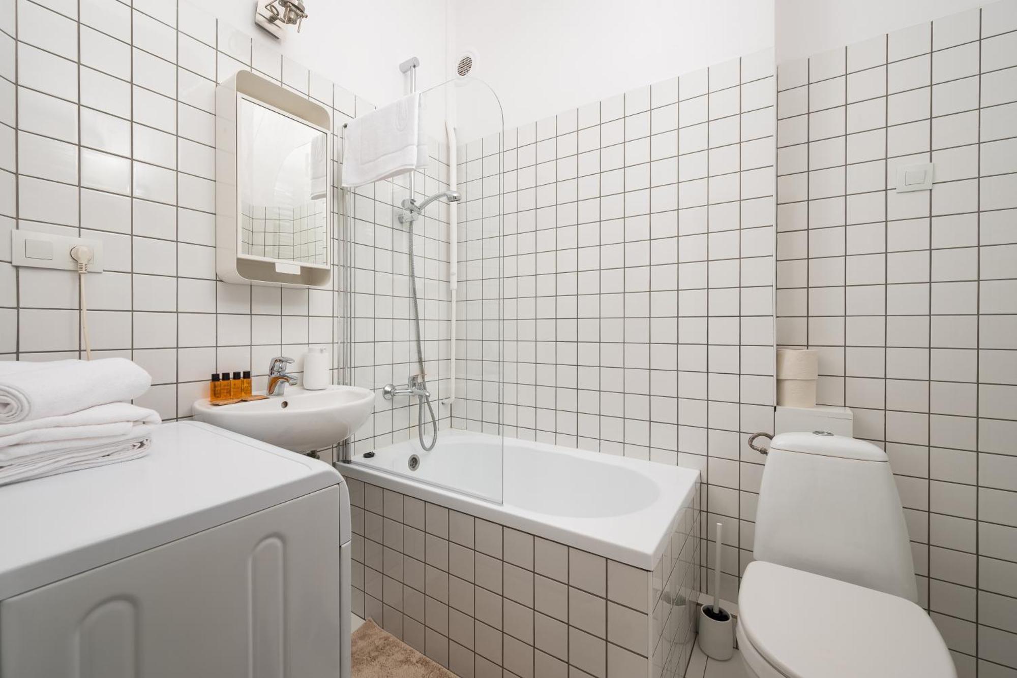 Wola Ratusz Homely Apartment Warsaw Exterior photo